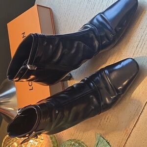 AUTHENTIC 🔥💯Elegant Louis Vuitton Black Ankle Boots
